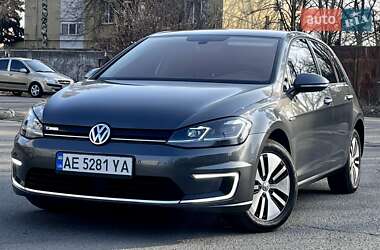 Хэтчбек Volkswagen e-Golf 2018 в 