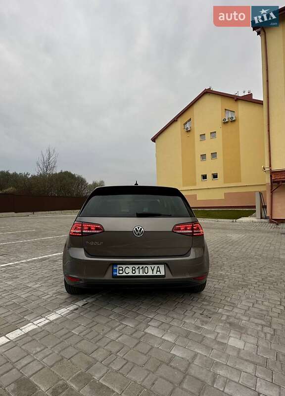 Хэтчбек Volkswagen e-Golf 2015 в Львове