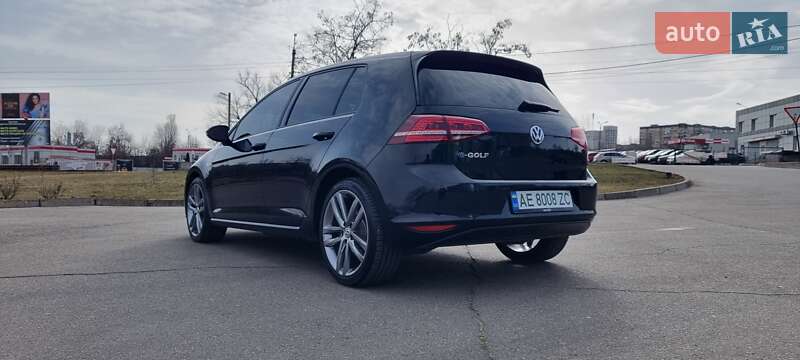 Хетчбек Volkswagen e-Golf 2015 в Кривому Розі
