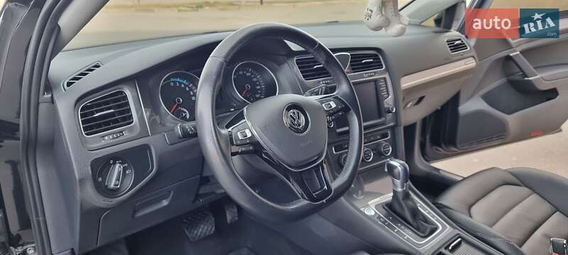 Хетчбек Volkswagen e-Golf 2015 в Кривому Розі