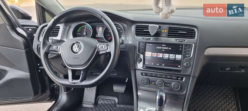 Хетчбек Volkswagen e-Golf 2015 в Кривому Розі