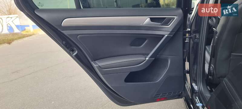 Хетчбек Volkswagen e-Golf 2015 в Кривому Розі