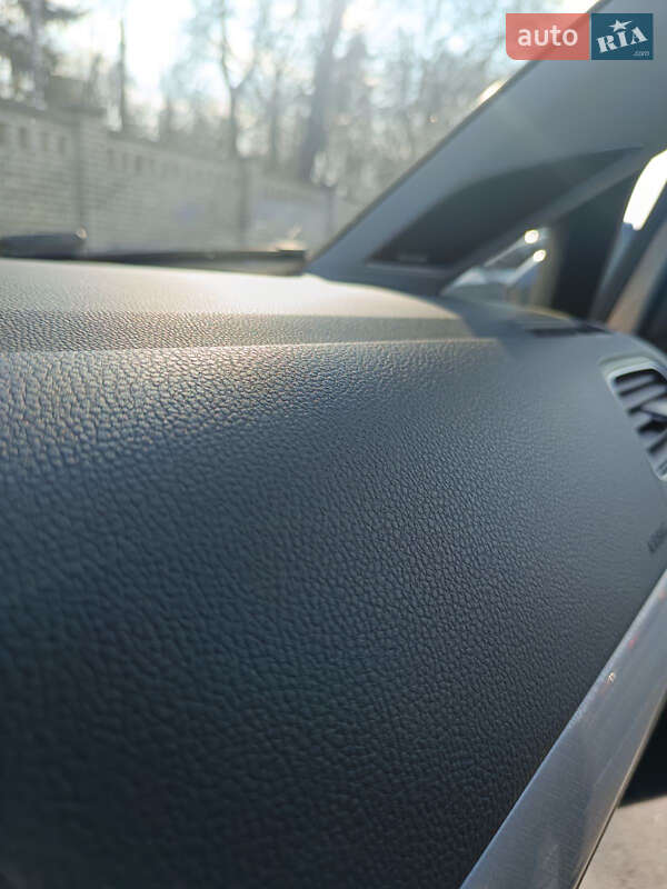 Хэтчбек Volkswagen e-Golf 2015 в Виннице фото 24 Хэтчбек Volkswagen e-Golf 2015 в Виннице