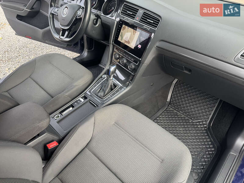 Хэтчбек Volkswagen e-Golf 2018 в Львове