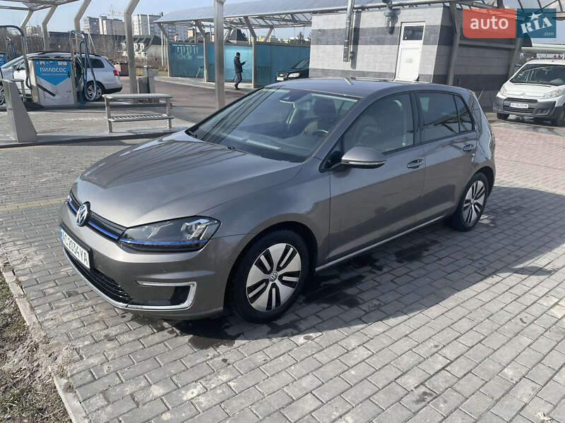 Volkswagen e-Golf 2015