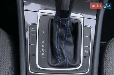 Хетчбек Volkswagen e-Golf 2020 в 