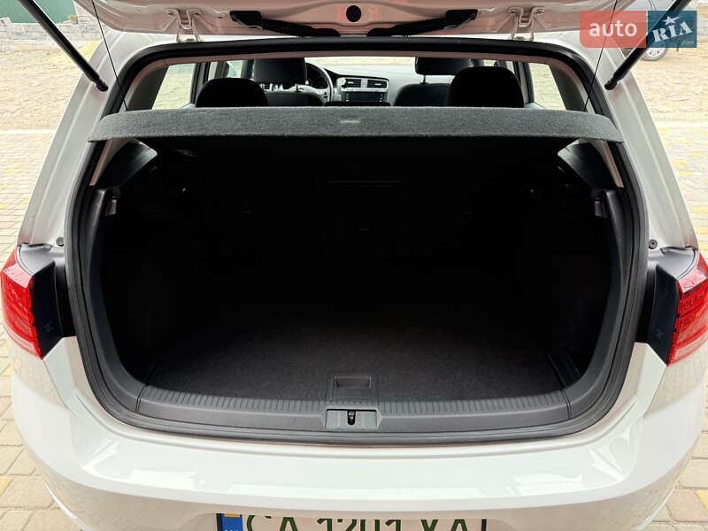 Хетчбек Volkswagen e-Golf 2017 в Умані