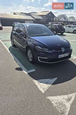 Хетчбек Volkswagen e-Golf 2017 в 