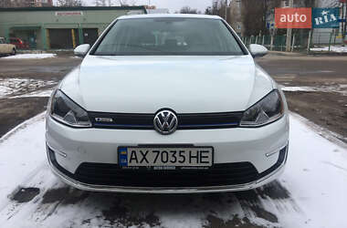 Хетчбек Volkswagen e-Golf 2016 в 