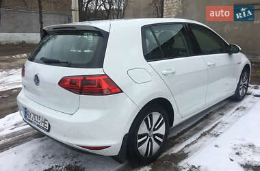 Хетчбек Volkswagen e-Golf 2016 в 