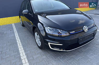 Хэтчбек Volkswagen e-Golf 2015 в 