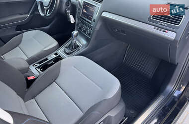 Хэтчбек Volkswagen e-Golf 2015 в 