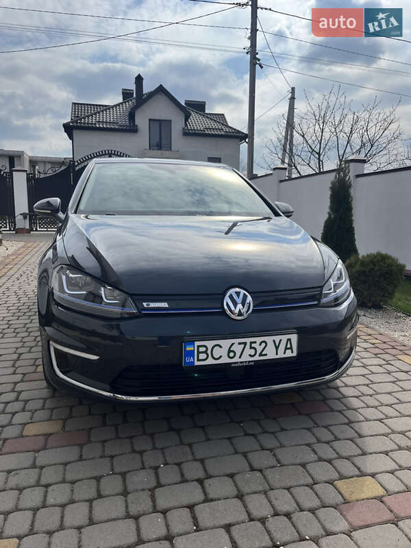 Хэтчбек Volkswagen e-Golf 2016 в 