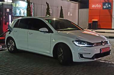 Хэтчбек Volkswagen e-Golf 2017 в 