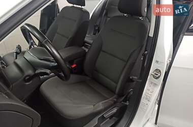 Хэтчбек Volkswagen e-Golf 2017 в 