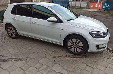 Хэтчбек Volkswagen e-Golf 2017 в 