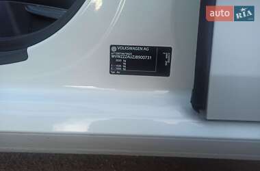 Хэтчбек Volkswagen e-Golf 2017 в 