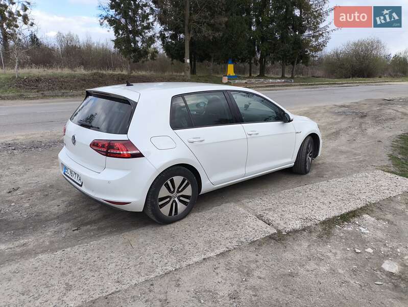 Хэтчбек Volkswagen e-Golf 2014 в Яворове