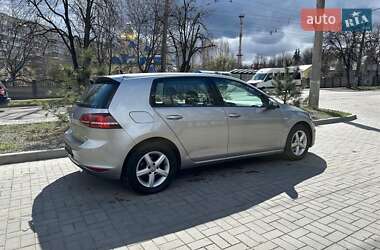 Хэтчбек Volkswagen e-Golf 2015 в 