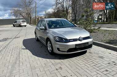Хэтчбек Volkswagen e-Golf 2015 в 