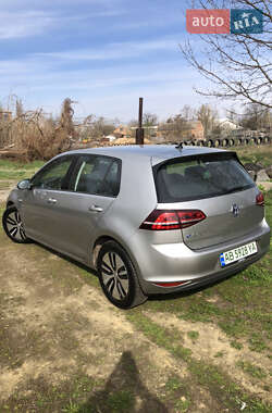 Хэтчбек Volkswagen e-Golf 2014 в 