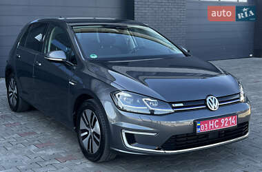 Хетчбек Volkswagen e-Golf 2018 в 