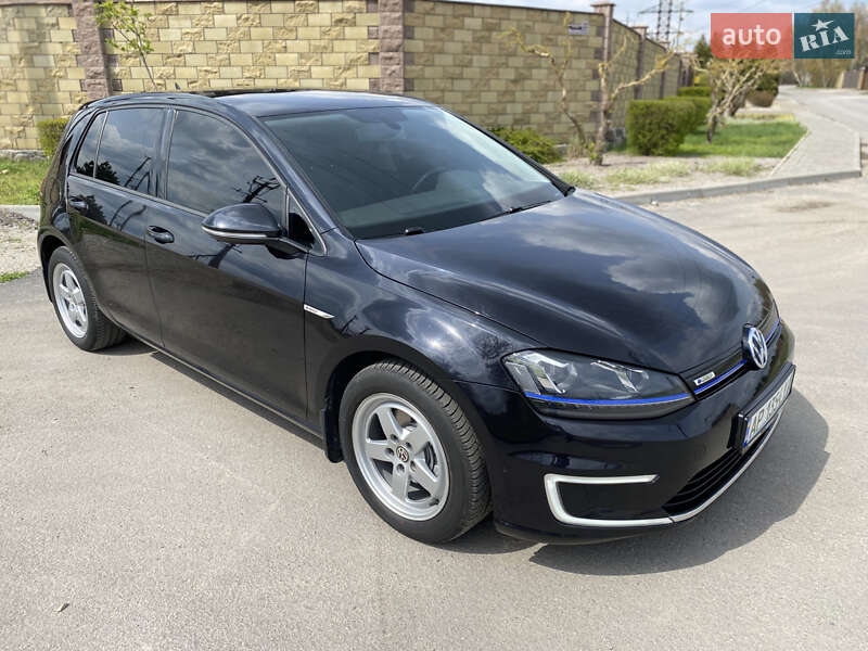 Хетчбек Volkswagen e-Golf 2015 в Запоріжжі