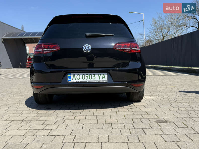 Хетчбек Volkswagen e-Golf 2016 в Сваляві