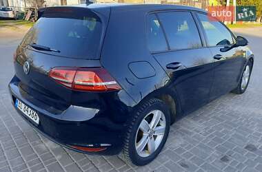 Хэтчбек Volkswagen e-Golf 2016 в 