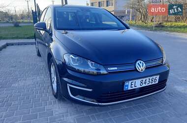 Хэтчбек Volkswagen e-Golf 2016 в 