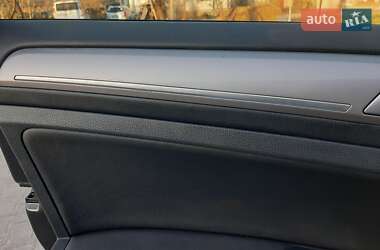 Хэтчбек Volkswagen e-Golf 2016 в 