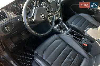 Хэтчбек Volkswagen e-Golf 2016 в 
