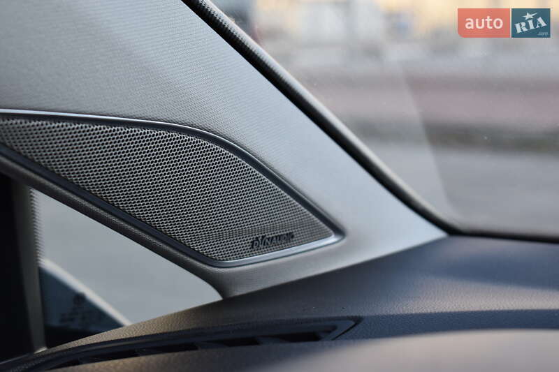 Хетчбек Volkswagen e-Golf 2015 в Львові