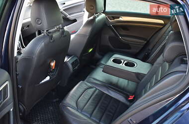 Хэтчбек Volkswagen e-Golf 2015 в 