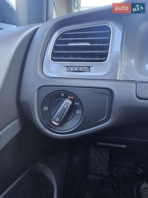 Хетчбек Volkswagen e-Golf 2015 в Львові