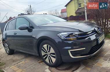 Хэтчбек Volkswagen e-Golf 2019 в 