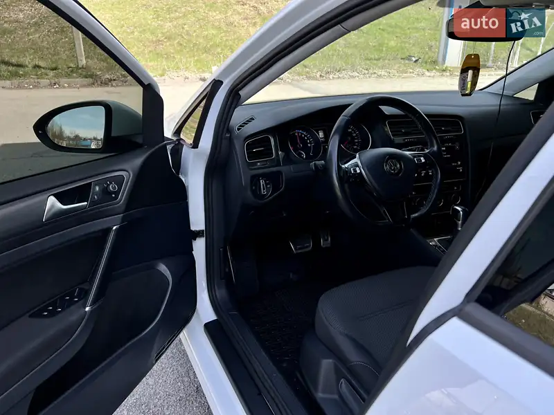 Volkswagen e-Golf 2017