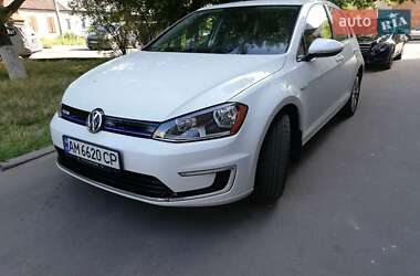 Хэтчбек Volkswagen e-Golf 2016 в 