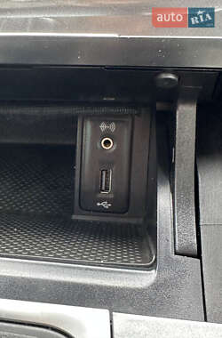 Хетчбек Volkswagen e-Golf 2014 в 