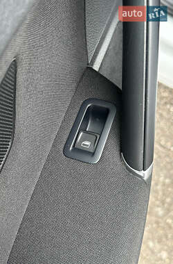 Хетчбек Volkswagen e-Golf 2014 в 
