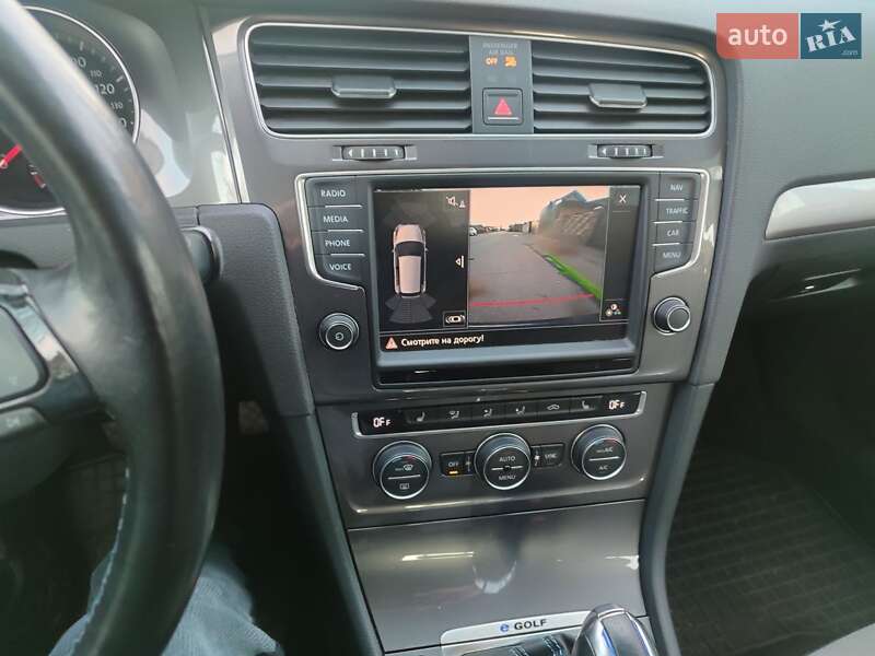 Хэтчбек Volkswagen e-Golf 2014 в Кривом Роге