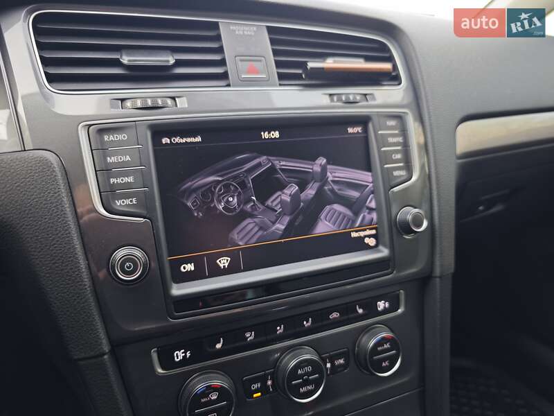 Хетчбек Volkswagen e-Golf 2015 в Рівному