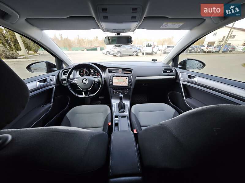 Хетчбек Volkswagen e-Golf 2015 в Рівному