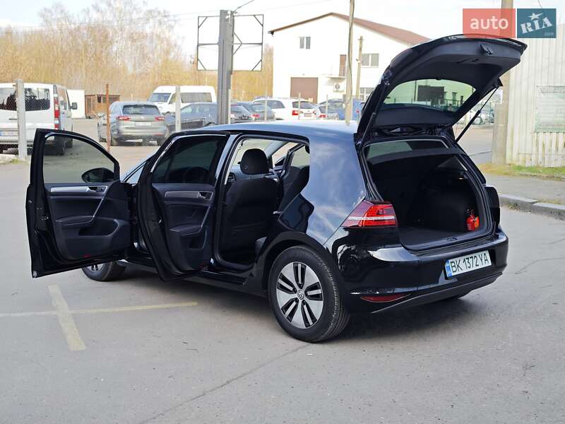 Хетчбек Volkswagen e-Golf 2015 в Рівному