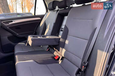 Хэтчбек Volkswagen e-Golf 2014 в 
