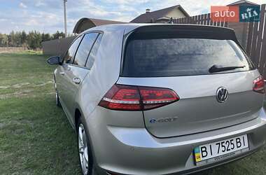 Хэтчбек Volkswagen e-Golf 2014 в 
