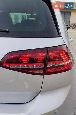 Хетчбек Volkswagen e-Golf 2015 в 