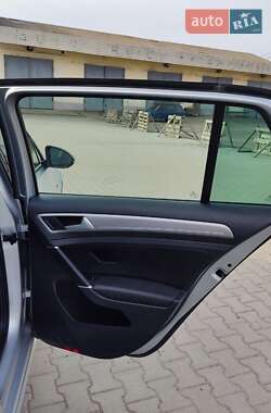 Хетчбек Volkswagen e-Golf 2015 в 