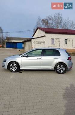 Хетчбек Volkswagen e-Golf 2015 в 