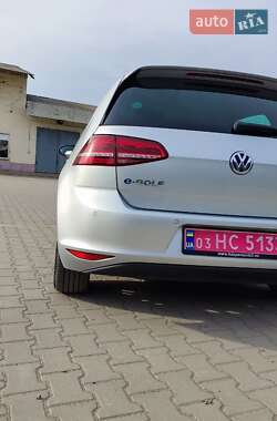 Хетчбек Volkswagen e-Golf 2015 в 